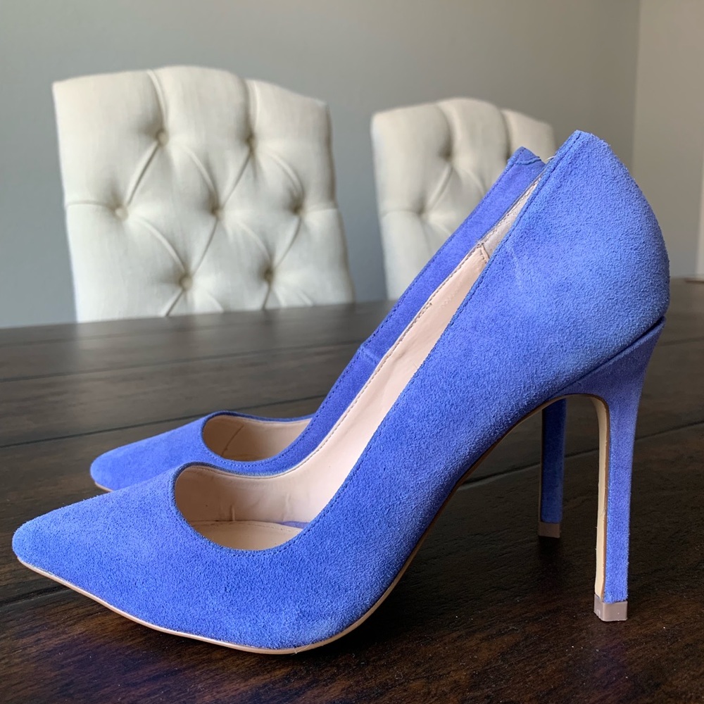 Suede pointy pump